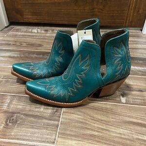 NWT Dixon Ariat Booties